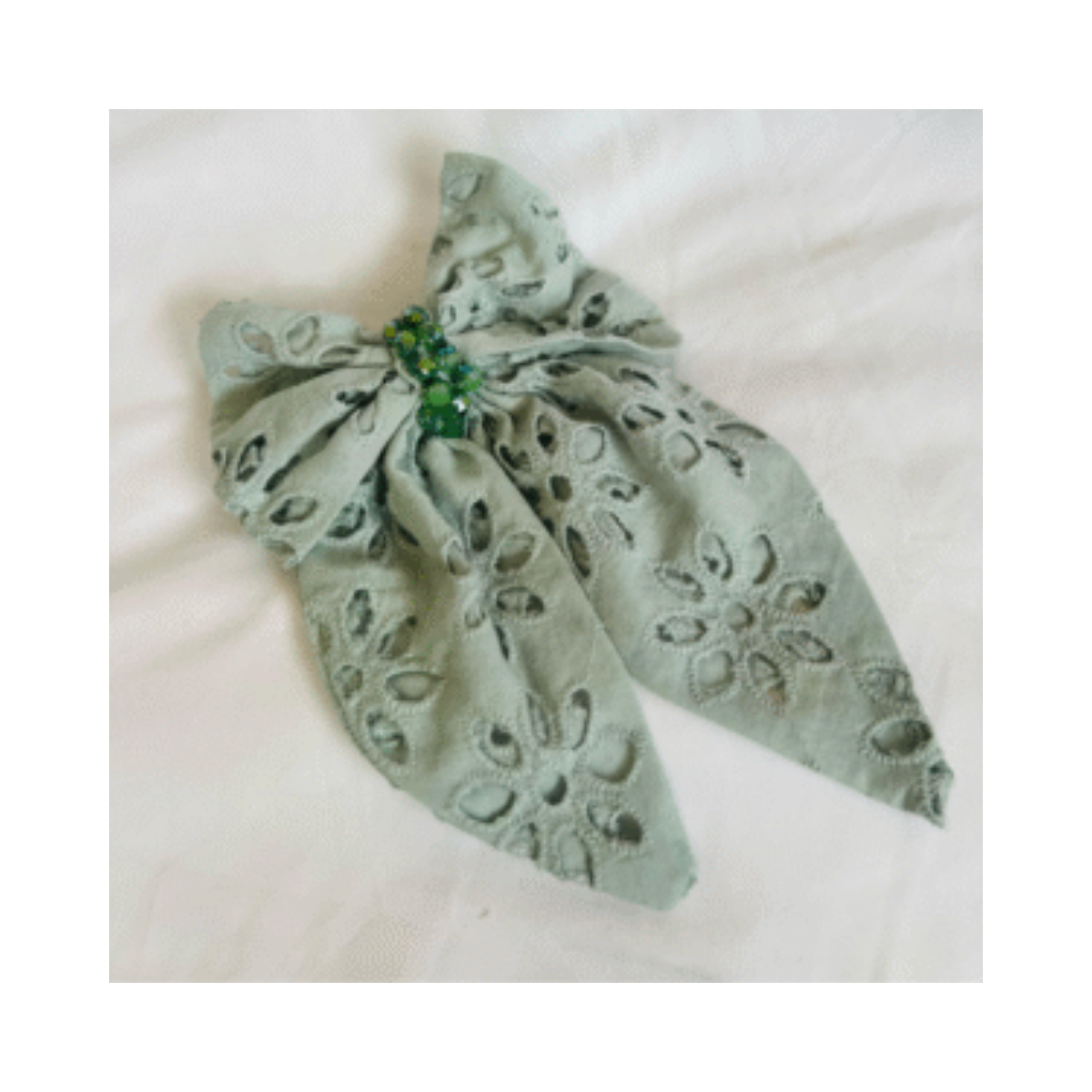 Makeda Nœud Papillon en Broderie Anglaise